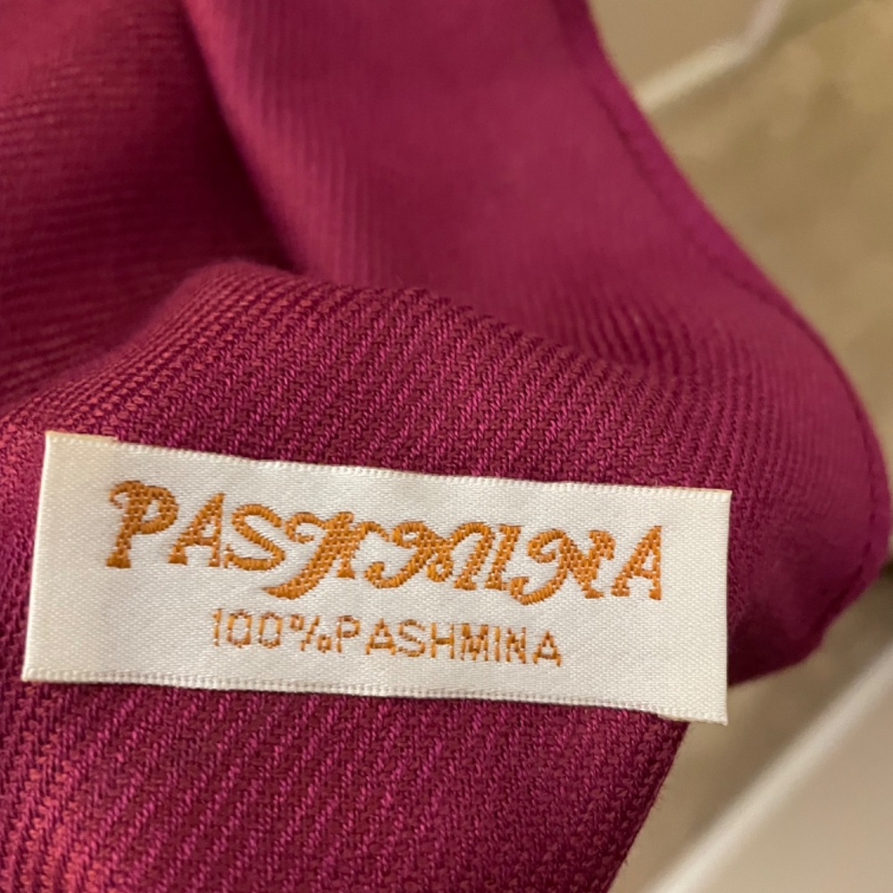 Pashmina - Picture 2 of 2